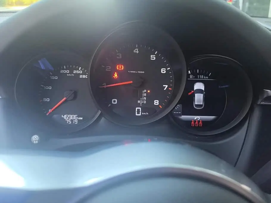 Porsche Macan 2021 — Photo 14/16