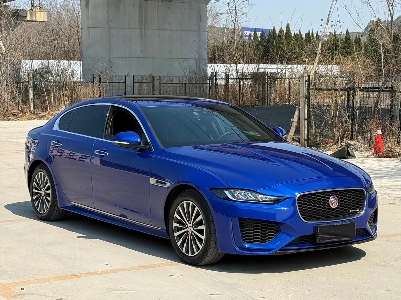 Jaguar XEL 2020 — Фото 3/16