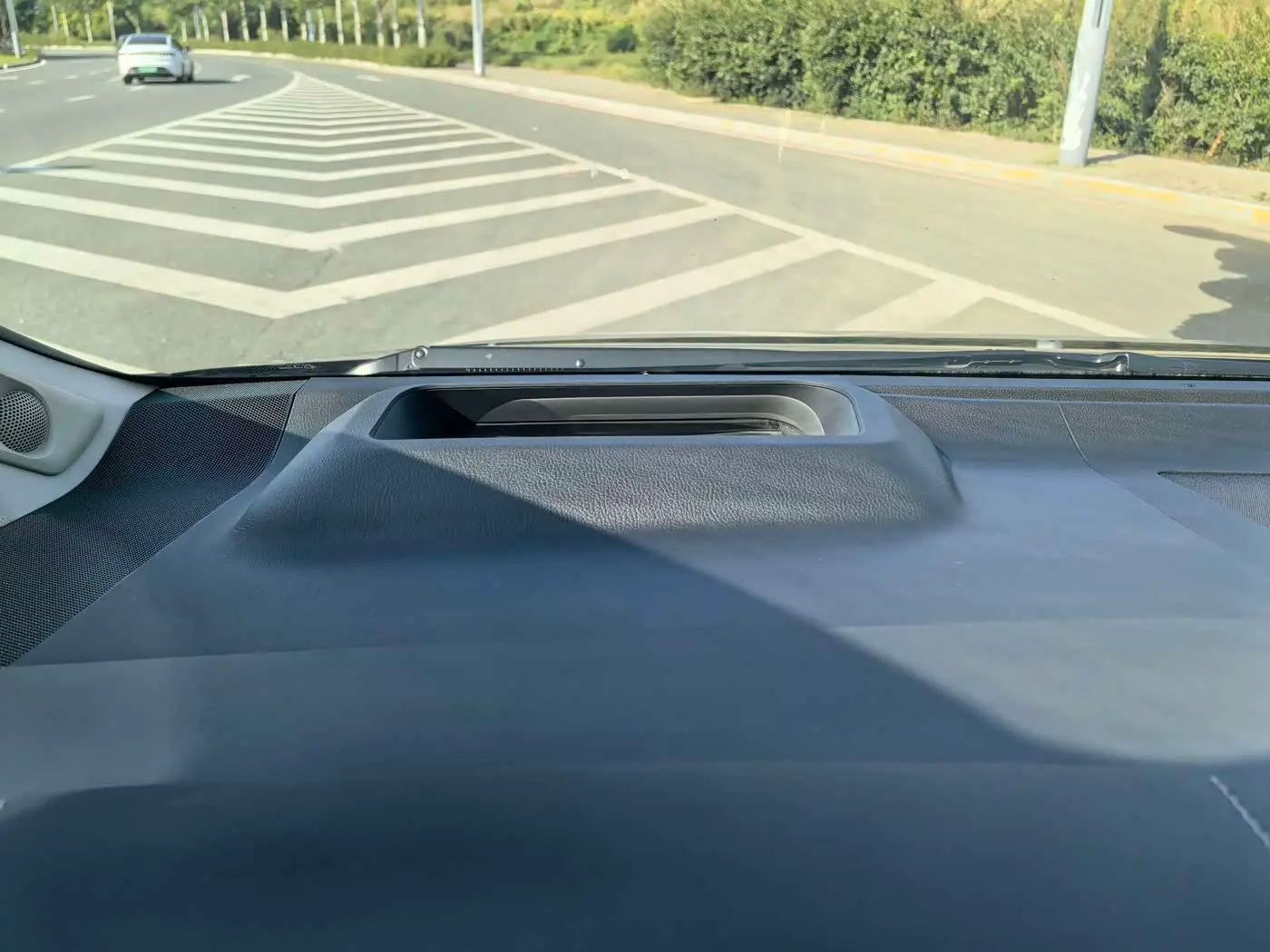Toyota Alphard 2023 — Фото 8/20