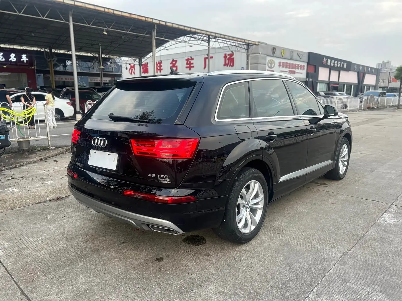 Audi Q7 2018 — Photo 9/17