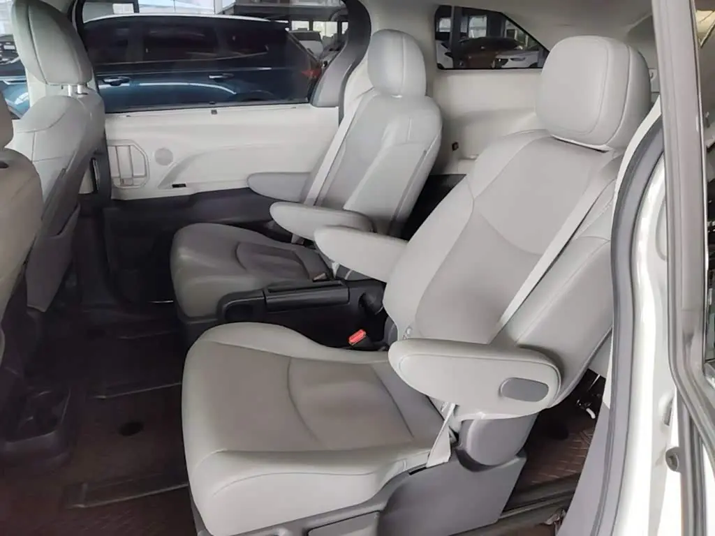 Toyota Sienna 2024 — Photo 12/19