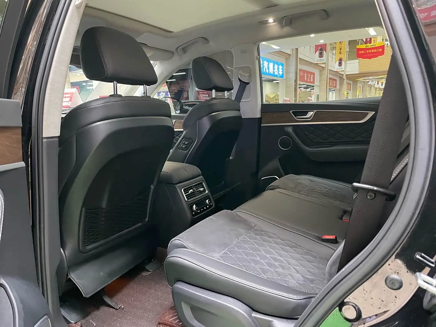 Hongqi HS7 2023 — Şəkil 12/20