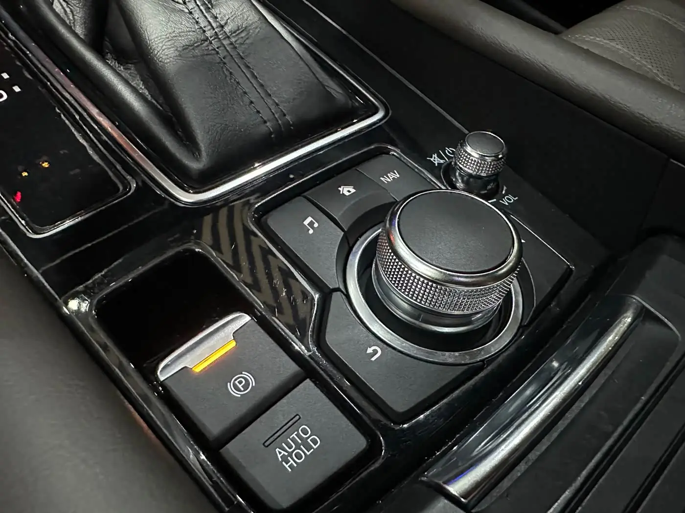 Mazda Atenza 2021 — Photo 7/20