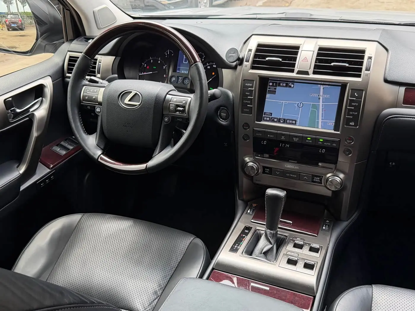 Lexus GX 2014 — Photo 18/20