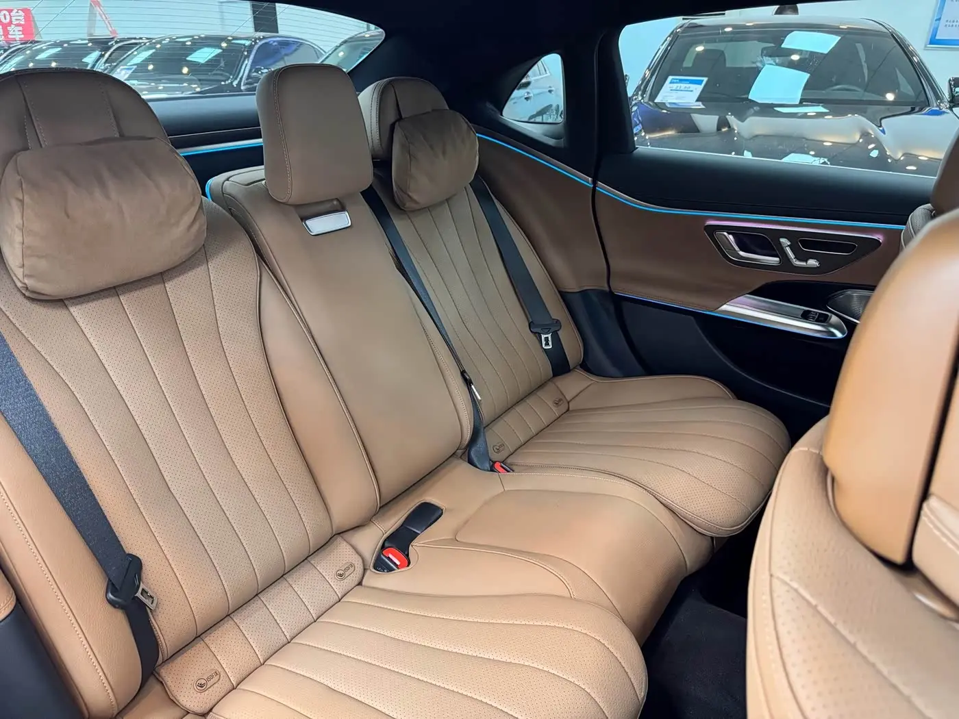 Mercedes-Benz E-Class 2024 — Photo 16/20