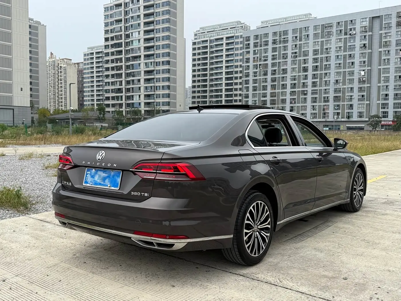 Volkswagen Phideon 2017 — Фото 6/18