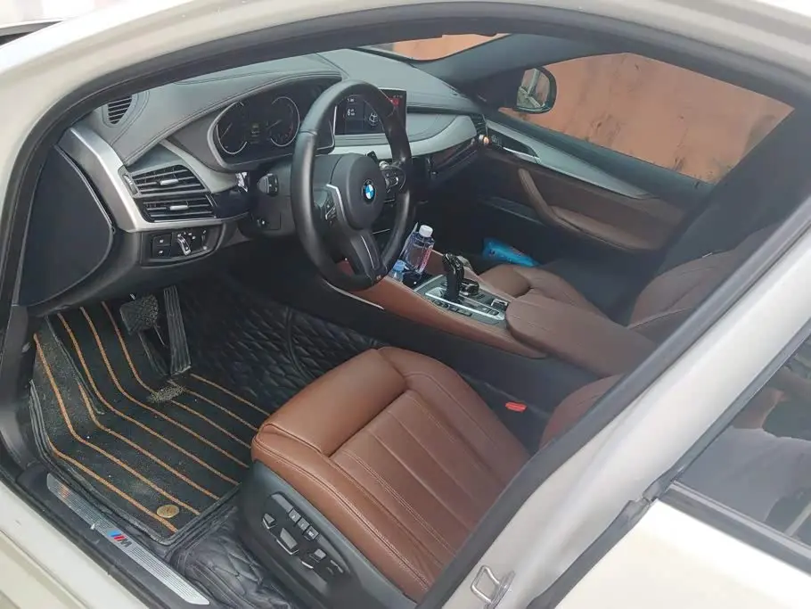 BMW X6 2019 — Photo 9/16