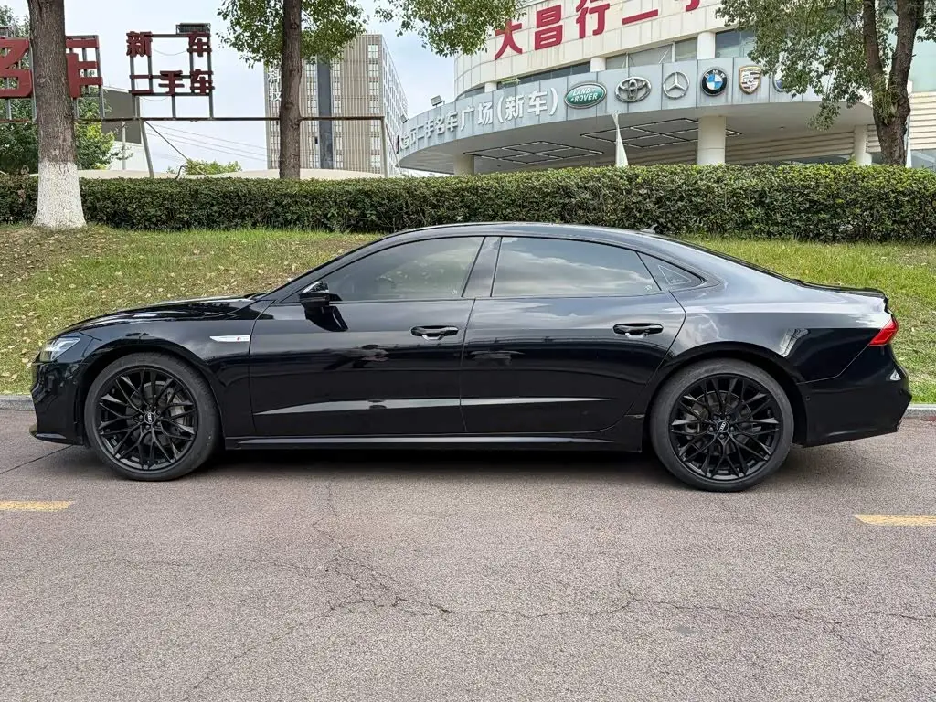 Audi A7L 2023 — Photo 3/14