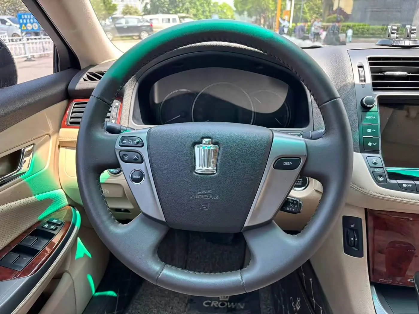 Toyota Crown 2013 — Фото 10/18