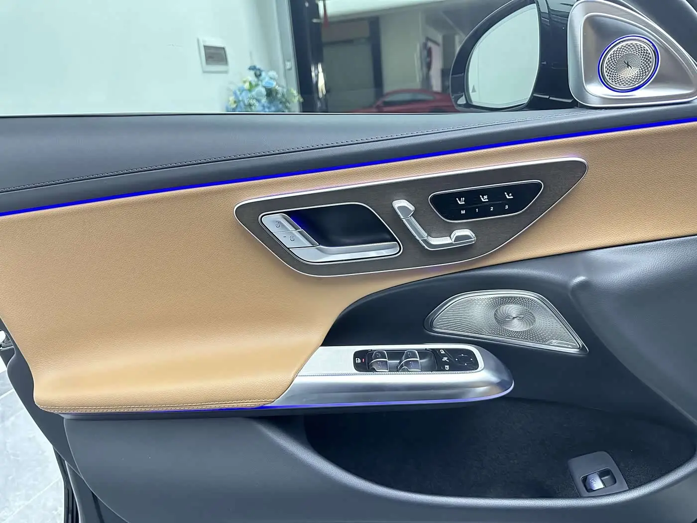 Mercedes-Benz E-Class 2025 — Фото 20/20