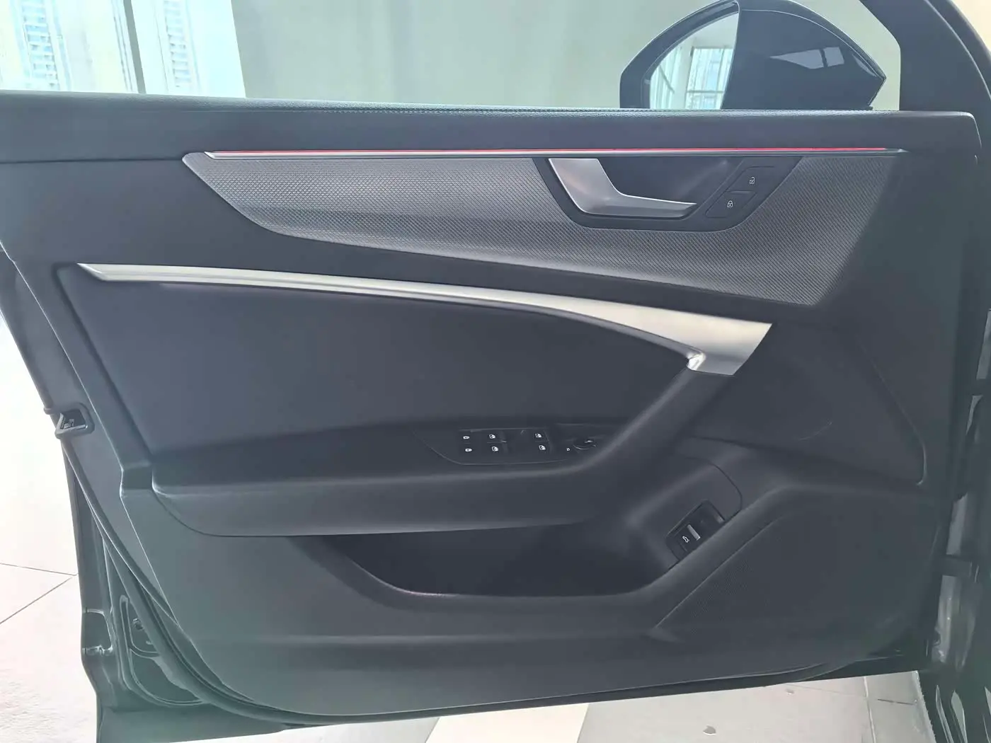 Audi A6L 2021 — Şəkil 13/17