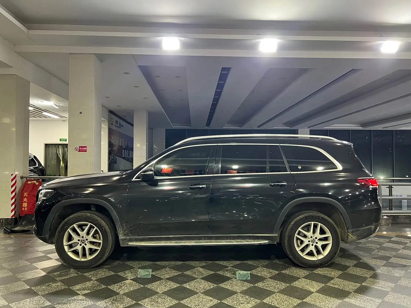 Mercedes-Benz GLS 2021 — Photo 3/9