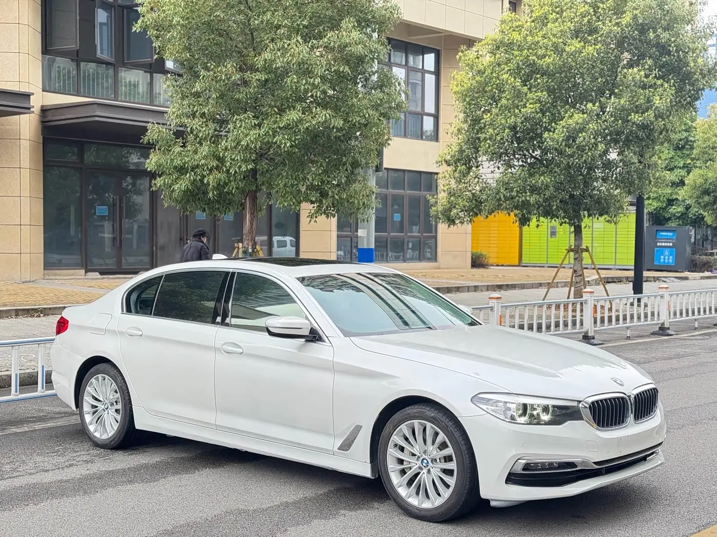 BMW 5 Series 2019 — Şəkil 3/10