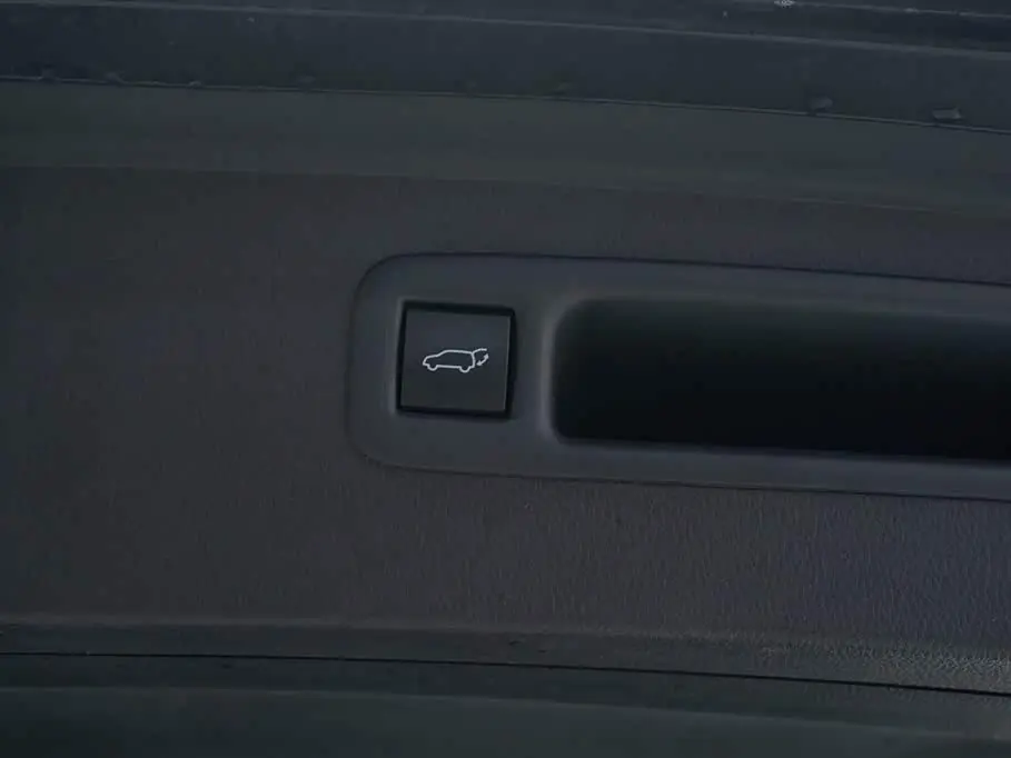 Toyota Highlander 2024 — Photo 16/20