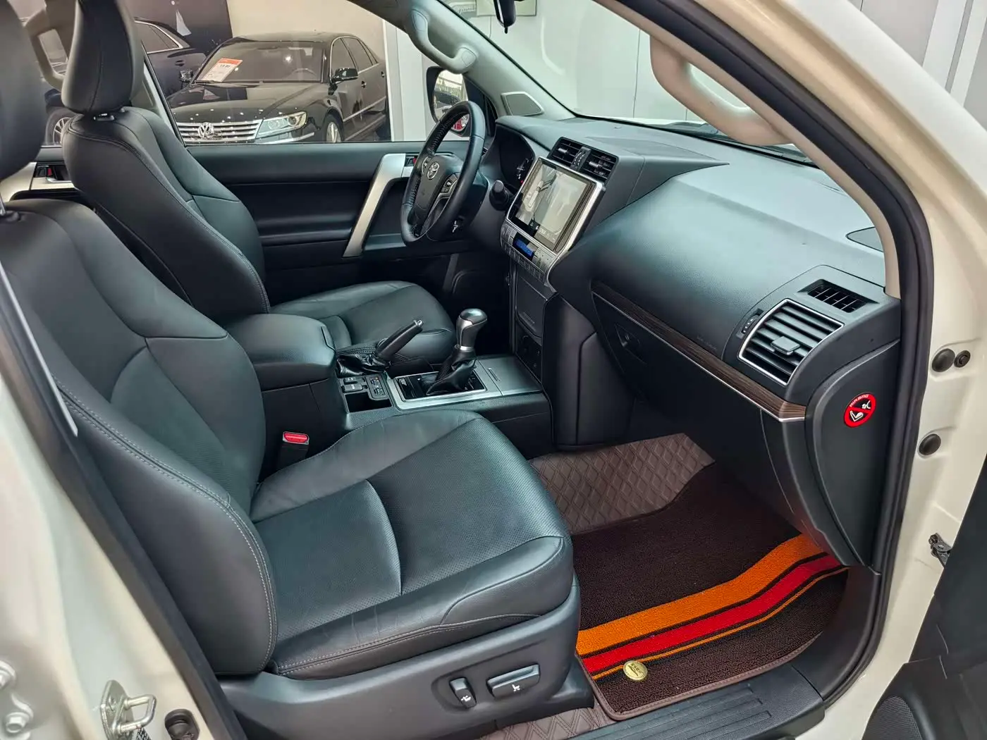 Toyota Prado 2018 — Photo 6/16