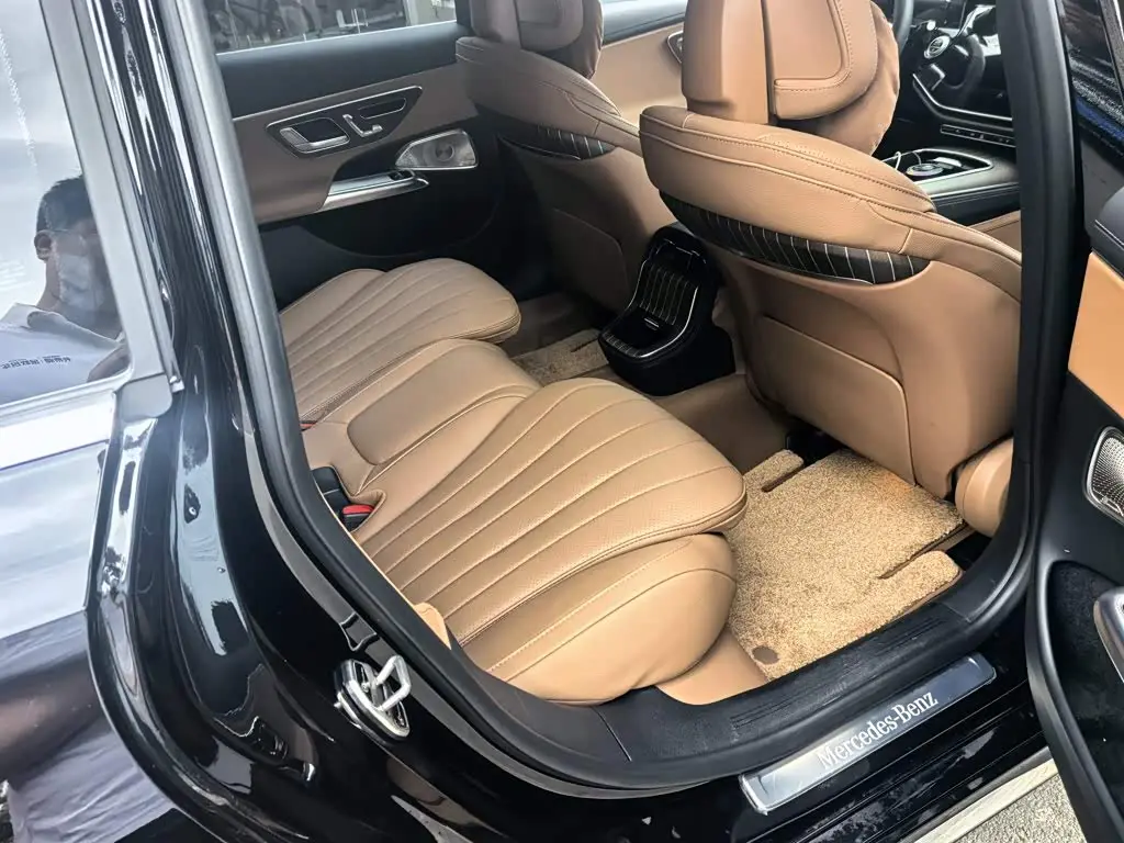 Mercedes-Benz E-Class 2025 — Фото 3/10