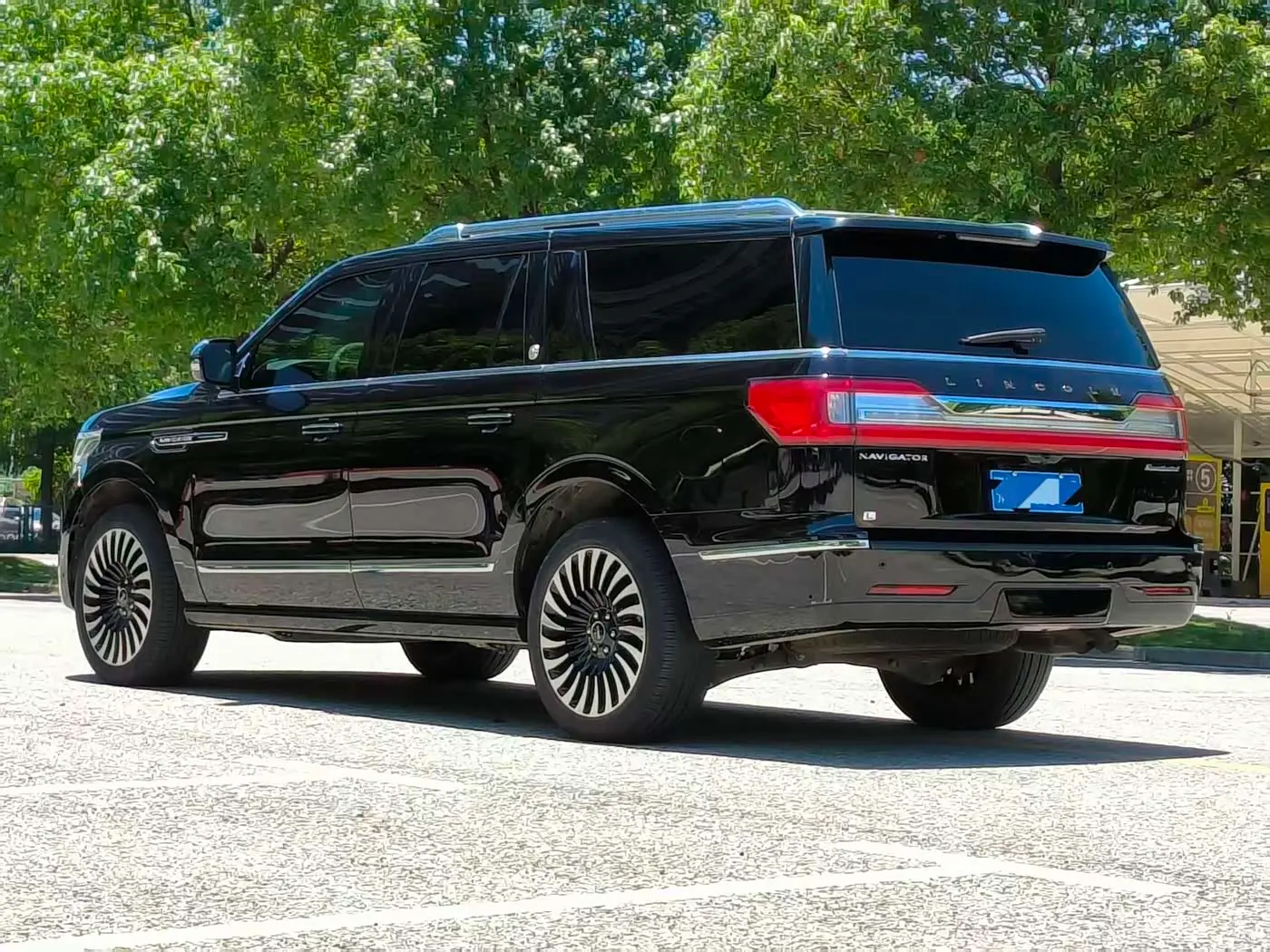 Lincoln Navigator 2021 — Şəkil 8/20