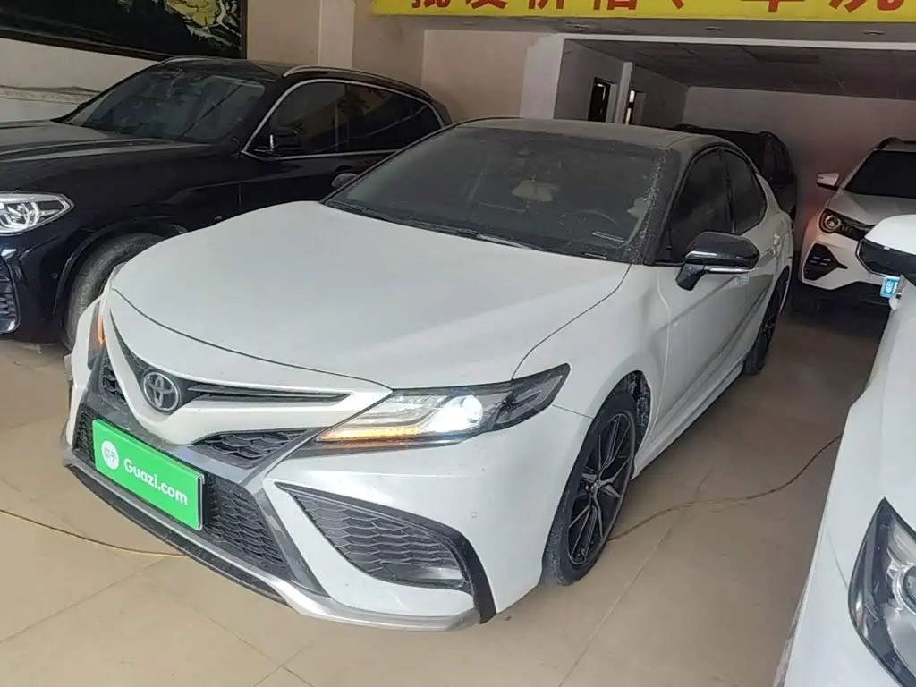 Toyota Camry 2023 — Şəkil 2/20