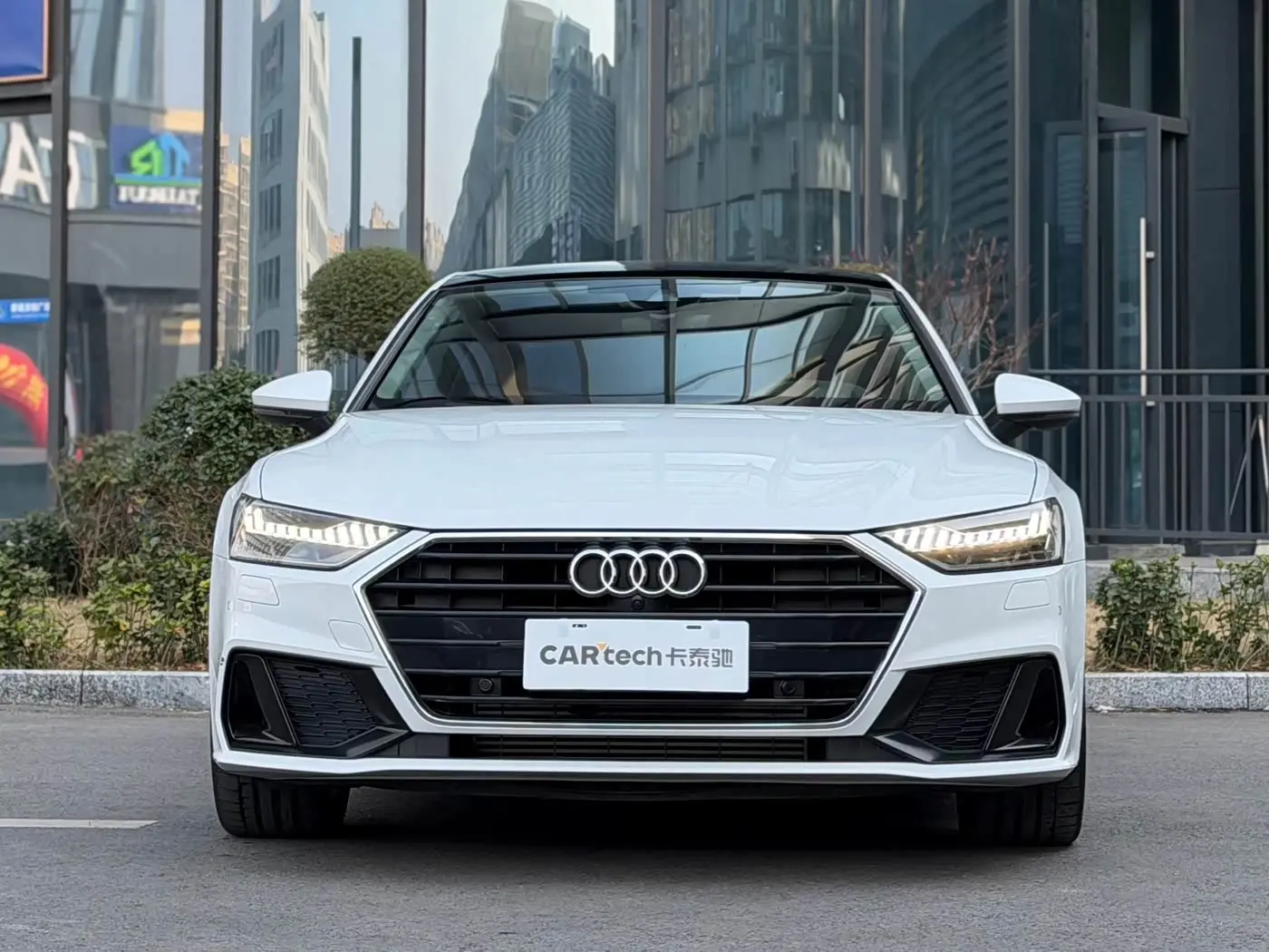 Audi A7 2024 — Photo 2/13