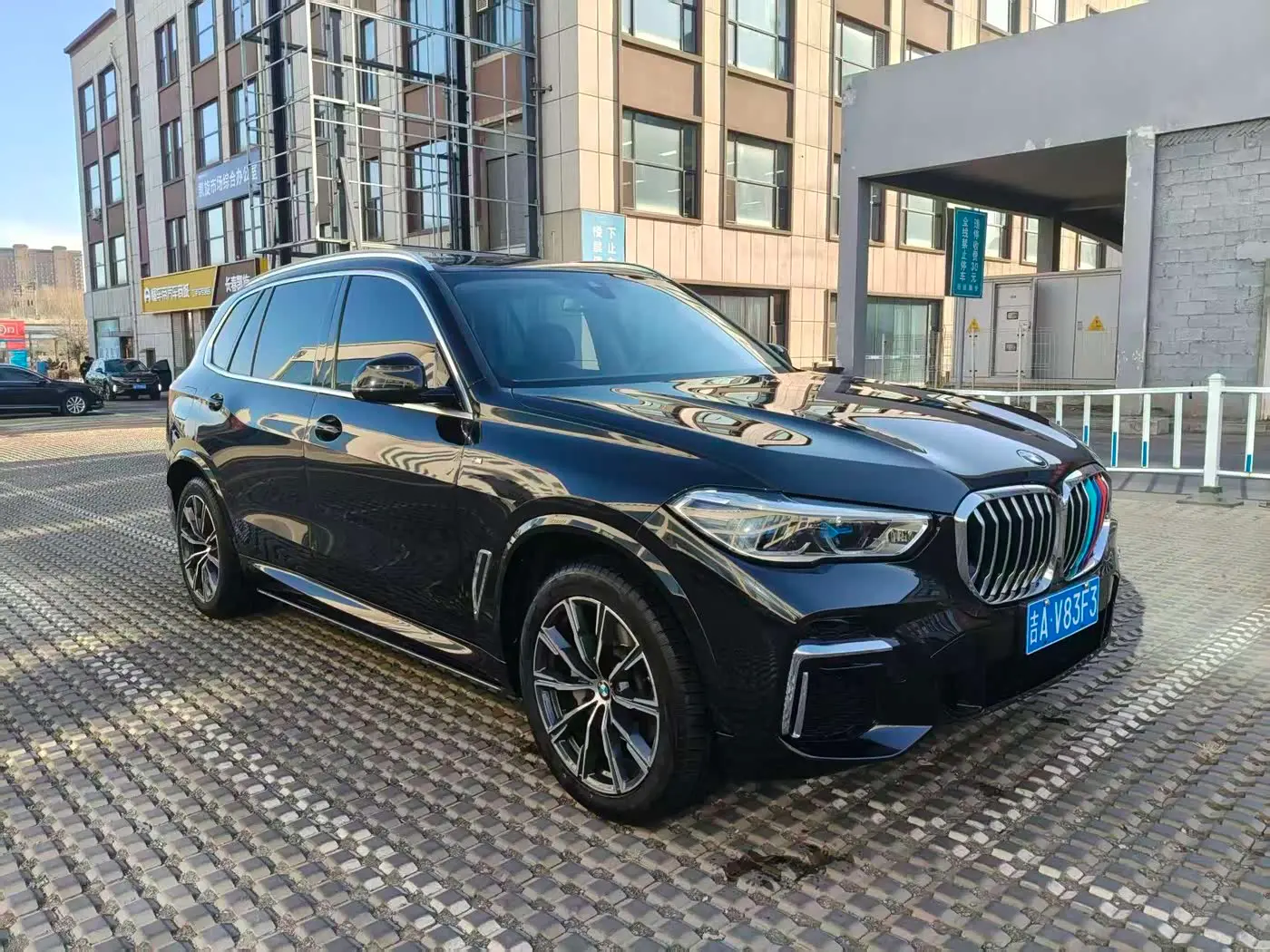 BMW X5 2023 — Photo 2/10