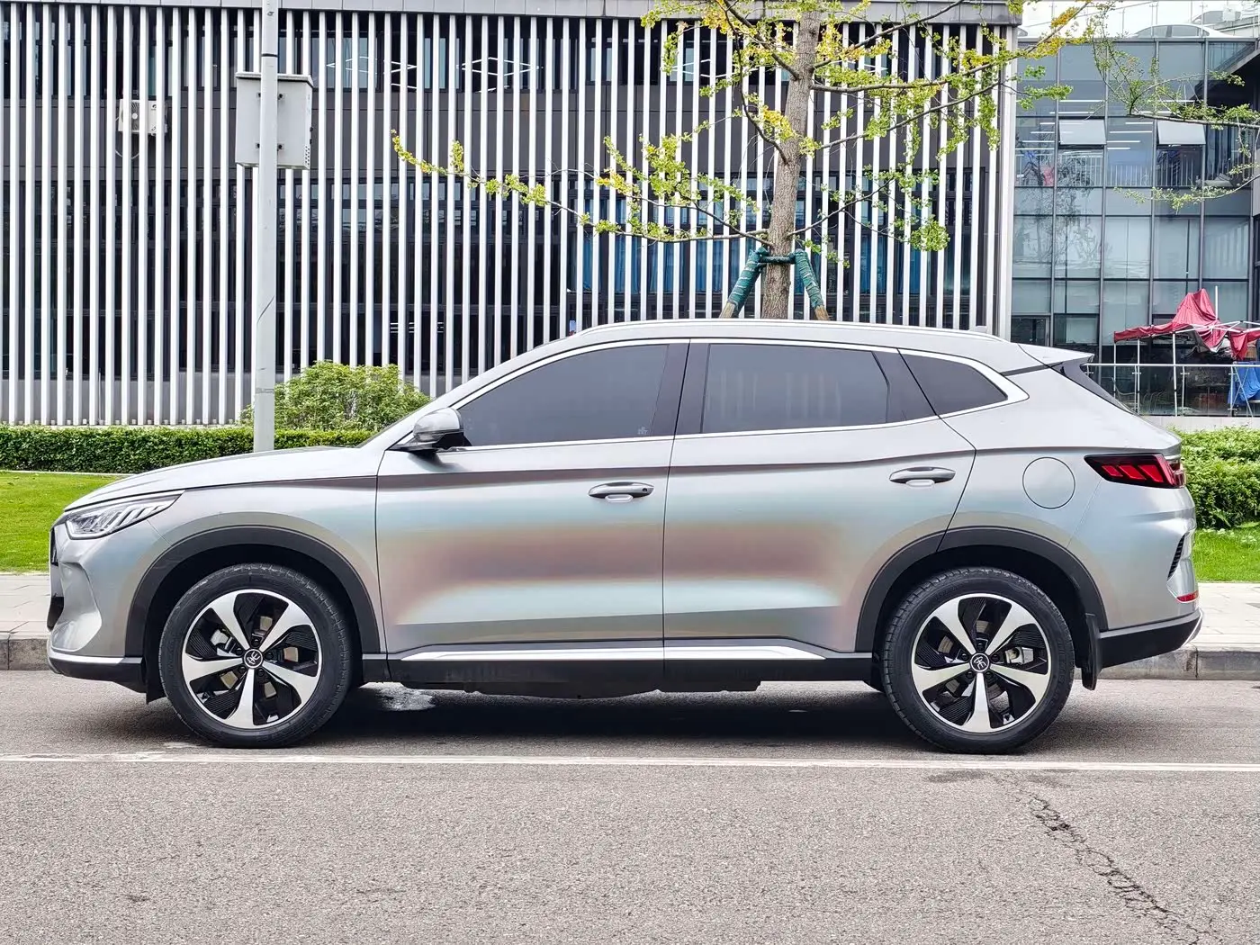 BYD Song PLUS PHEV 2023 — Фото 5/17