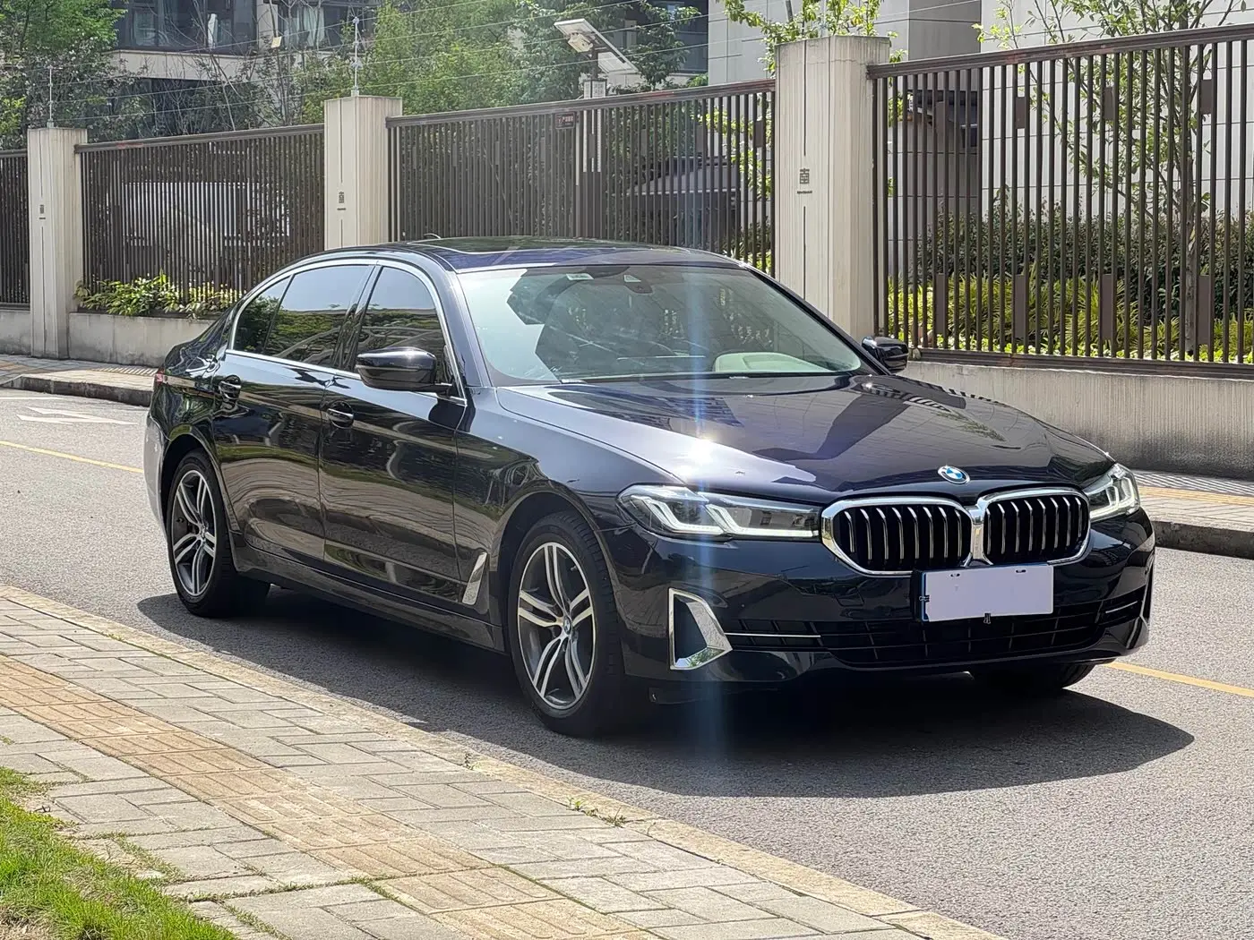 BMW 5 Series 2023 — Şəkil 3/20