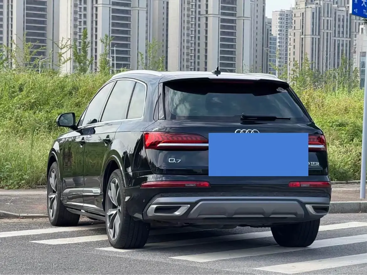 Audi Q7 2023 — Фото 13/14