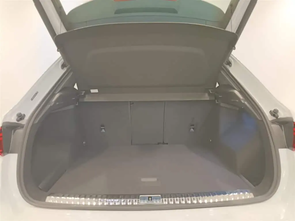 Audi Q3 2024 — Photo 8/9