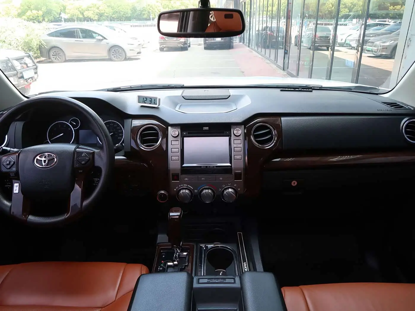Toyota Tundra 2016 — Photo 7/12
