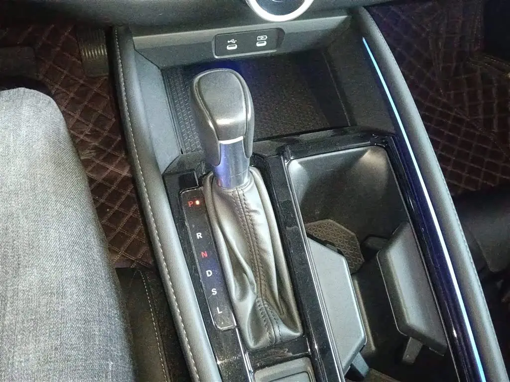 Honda Accord 2023 — Фото 6/20