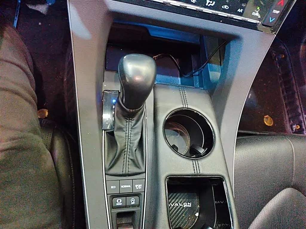 Toyota Avalon 2022 — Photo 11/20