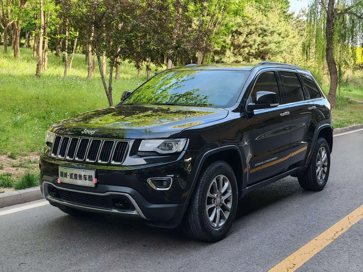 Jeep Grand Cherokee 2017 — Photo 1/14