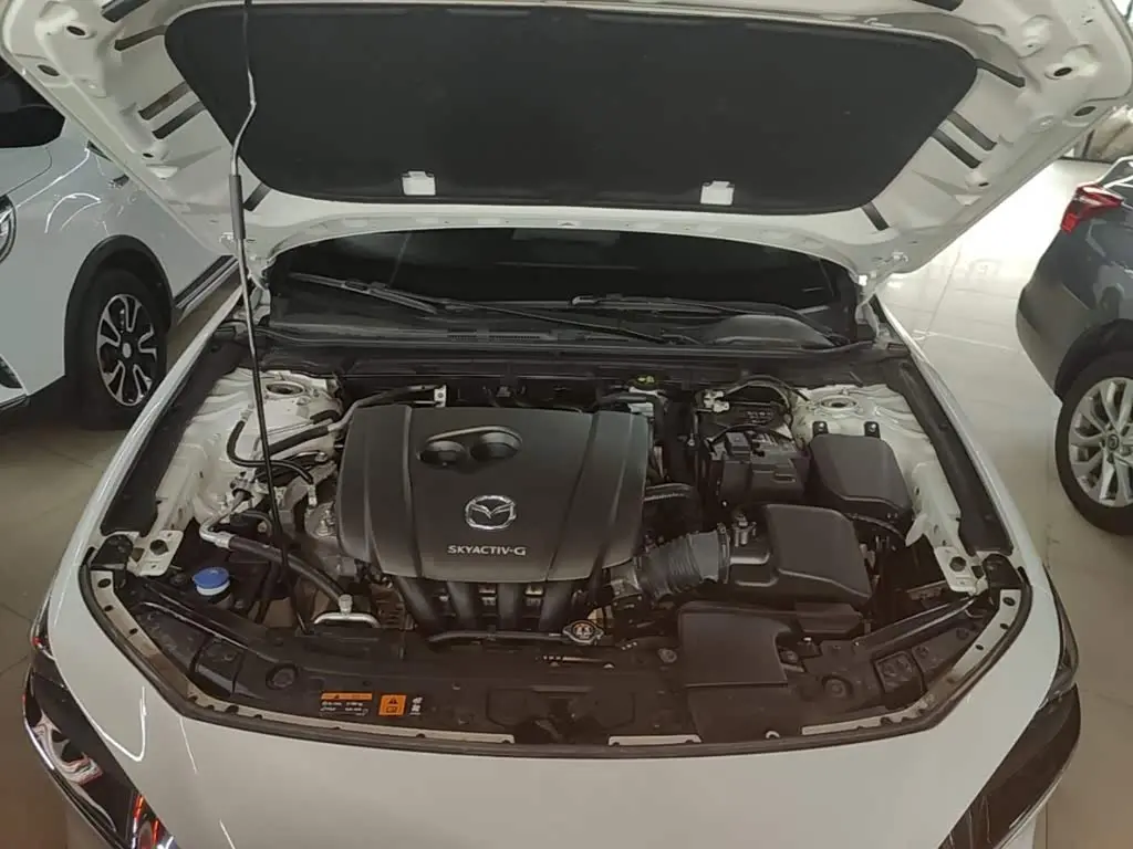 Mazda Mazda3 Axela 2025 — Photo 20/20