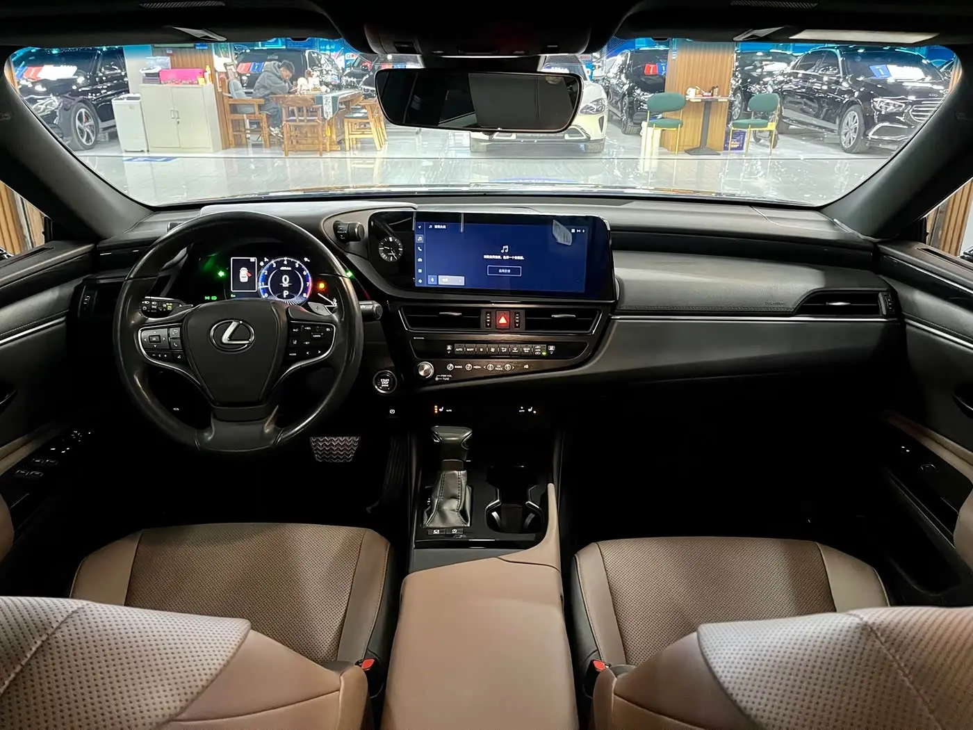 Lexus ES 2023 — Фото 11/14