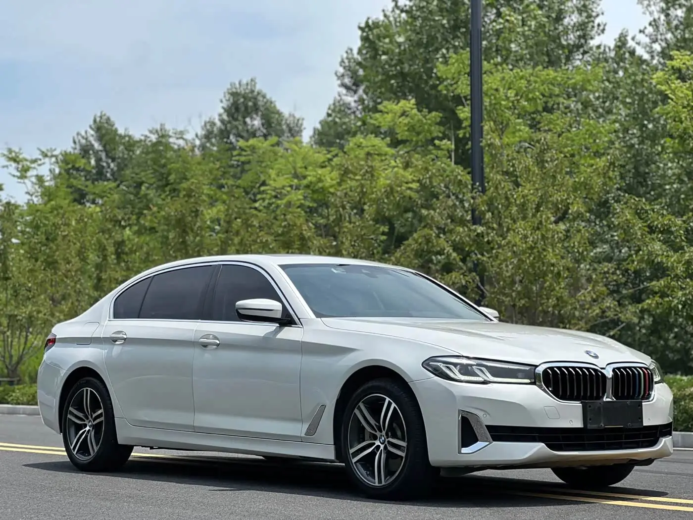 BMW 5 Series 2021 — Photo 3/9