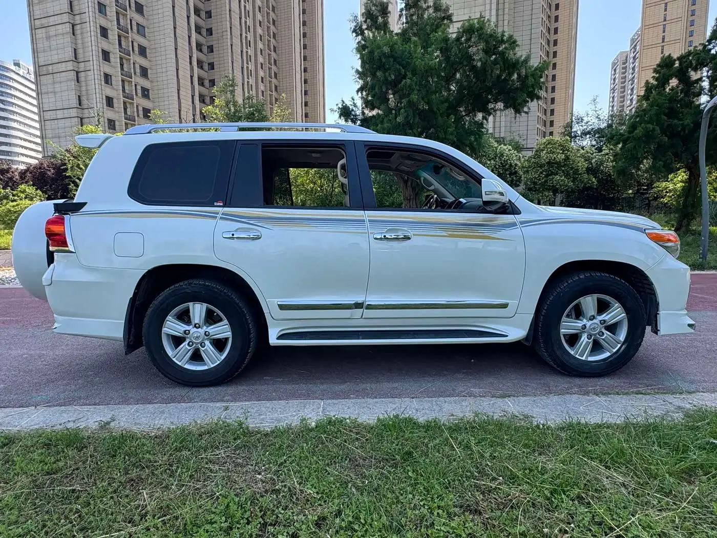 Toyota Land Cruiser 2015 — Photo 5/20