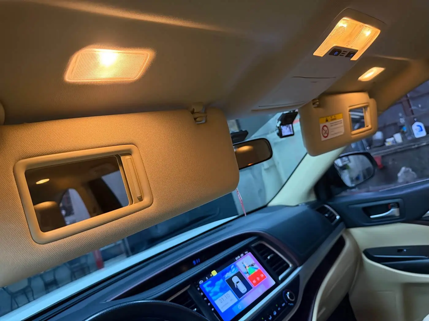 Toyota Highlander 2017 — Photo 18/20