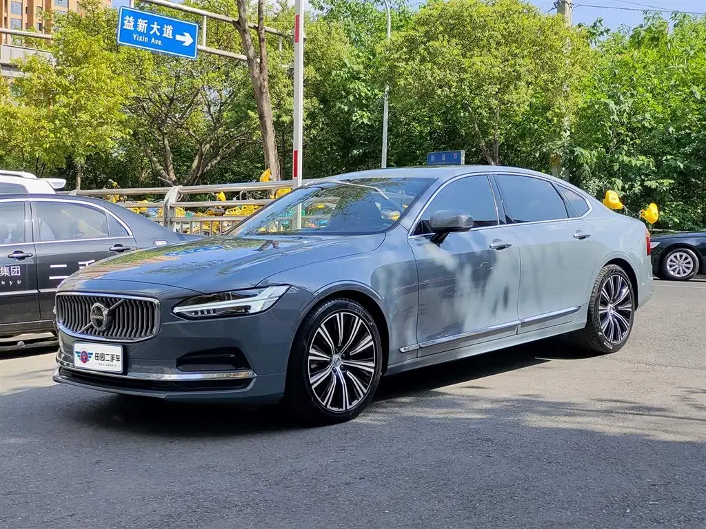 Volvo S90 2021 — Photo 1/11