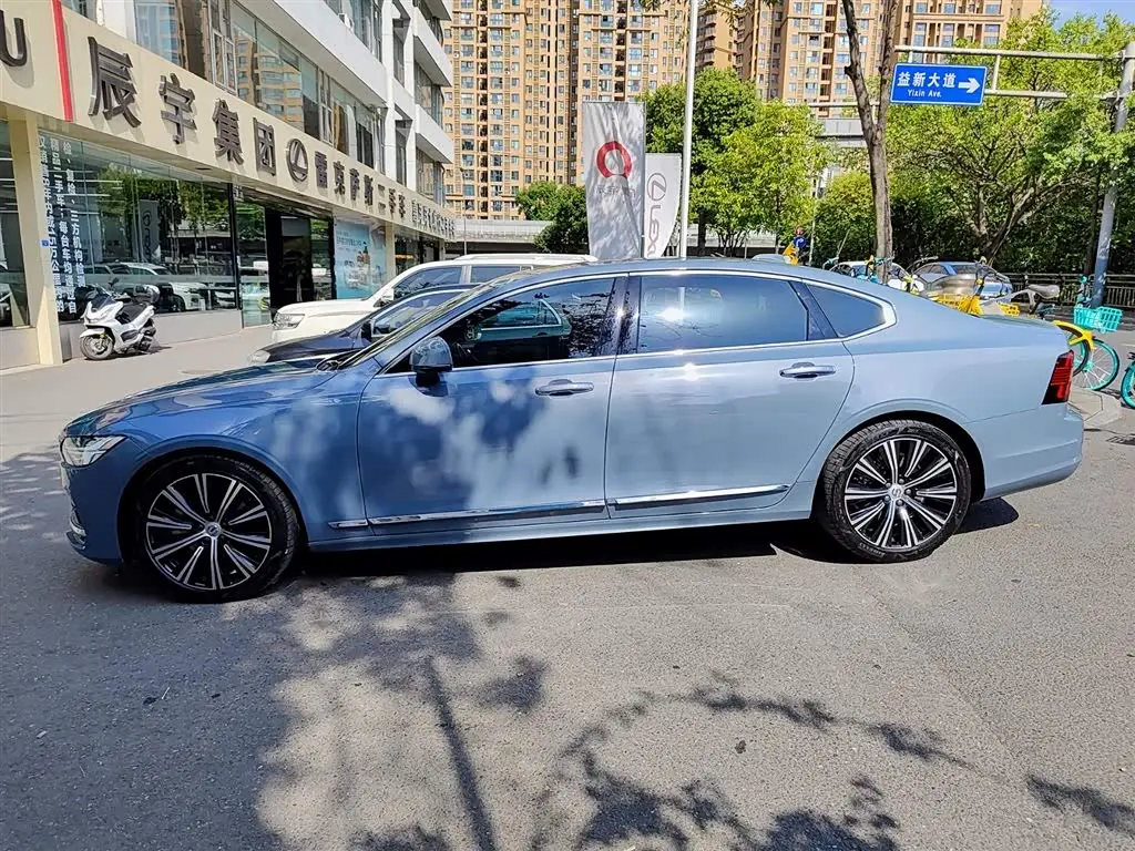 Volvo S90 2021 — Photo 3/11