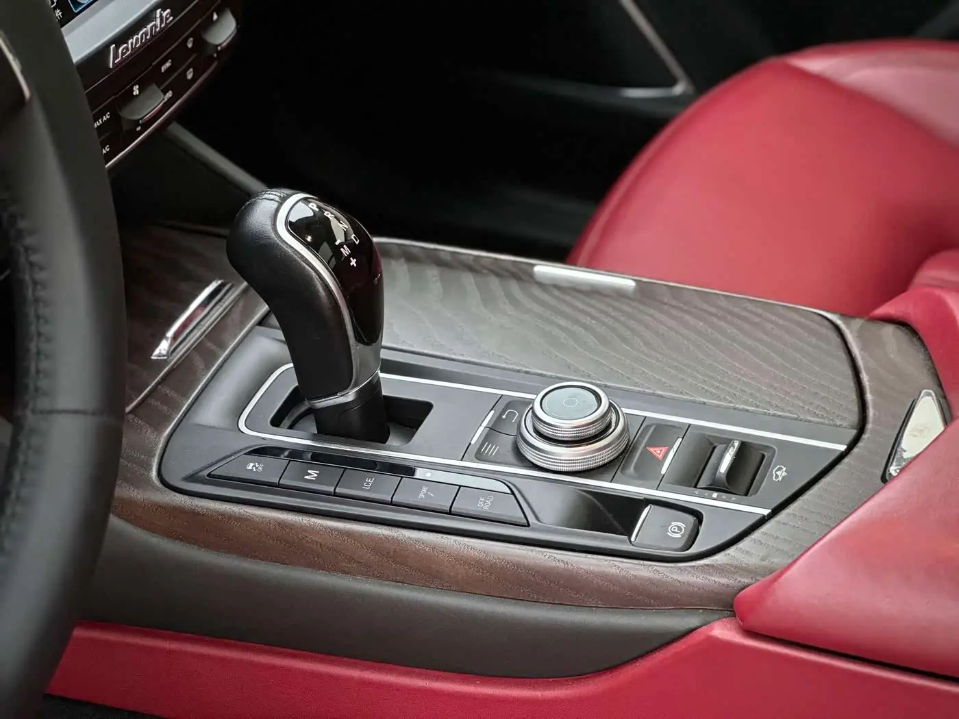 Maserati Levante 2017 — Photo 16/17