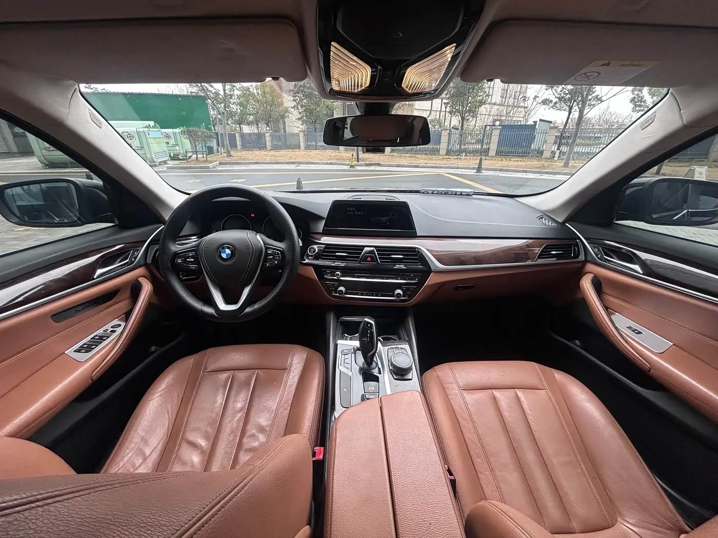 BMW 5 Series 2018 — Фото 18/19