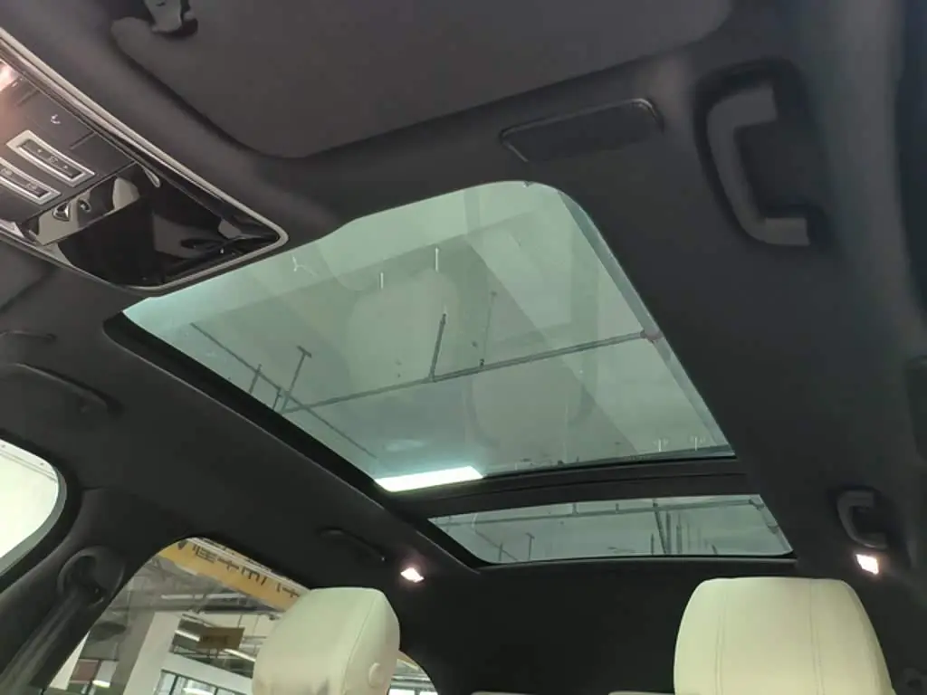 Land Rover Range Rover Velar 2022 — Photo 9/15