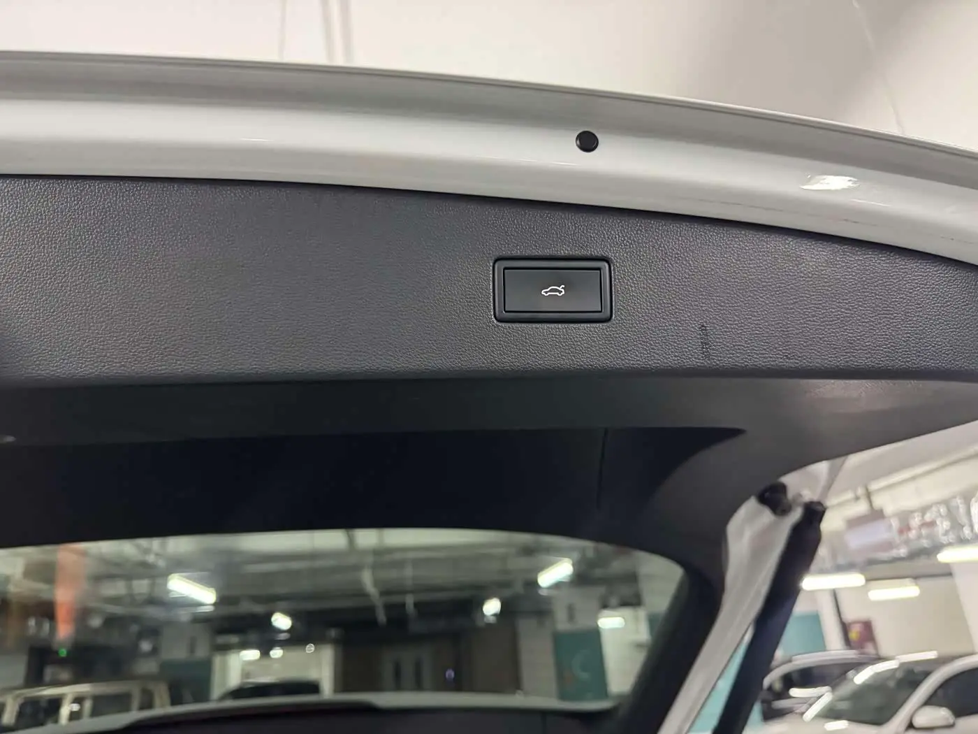 Volkswagen Tiguan L 2024 — Şəkil 8/14