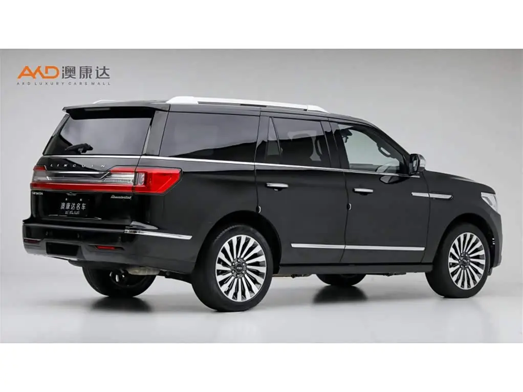 Lincoln Navigator 2018 — Şəkil 3/11