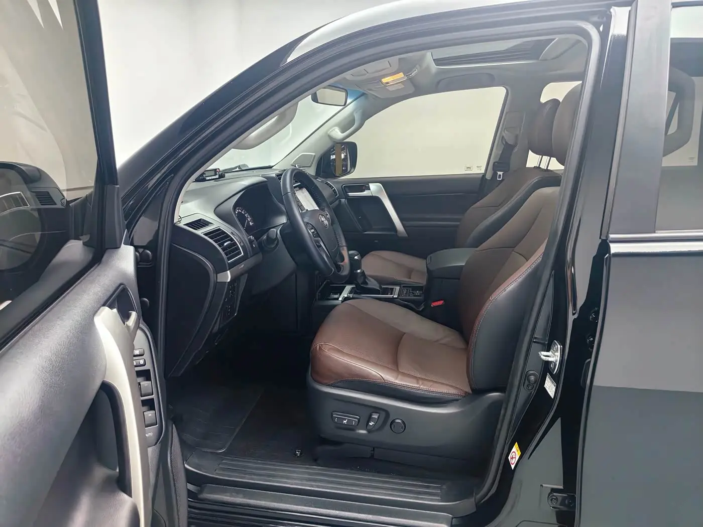 Toyota Prado 2018 — Photo 16/17