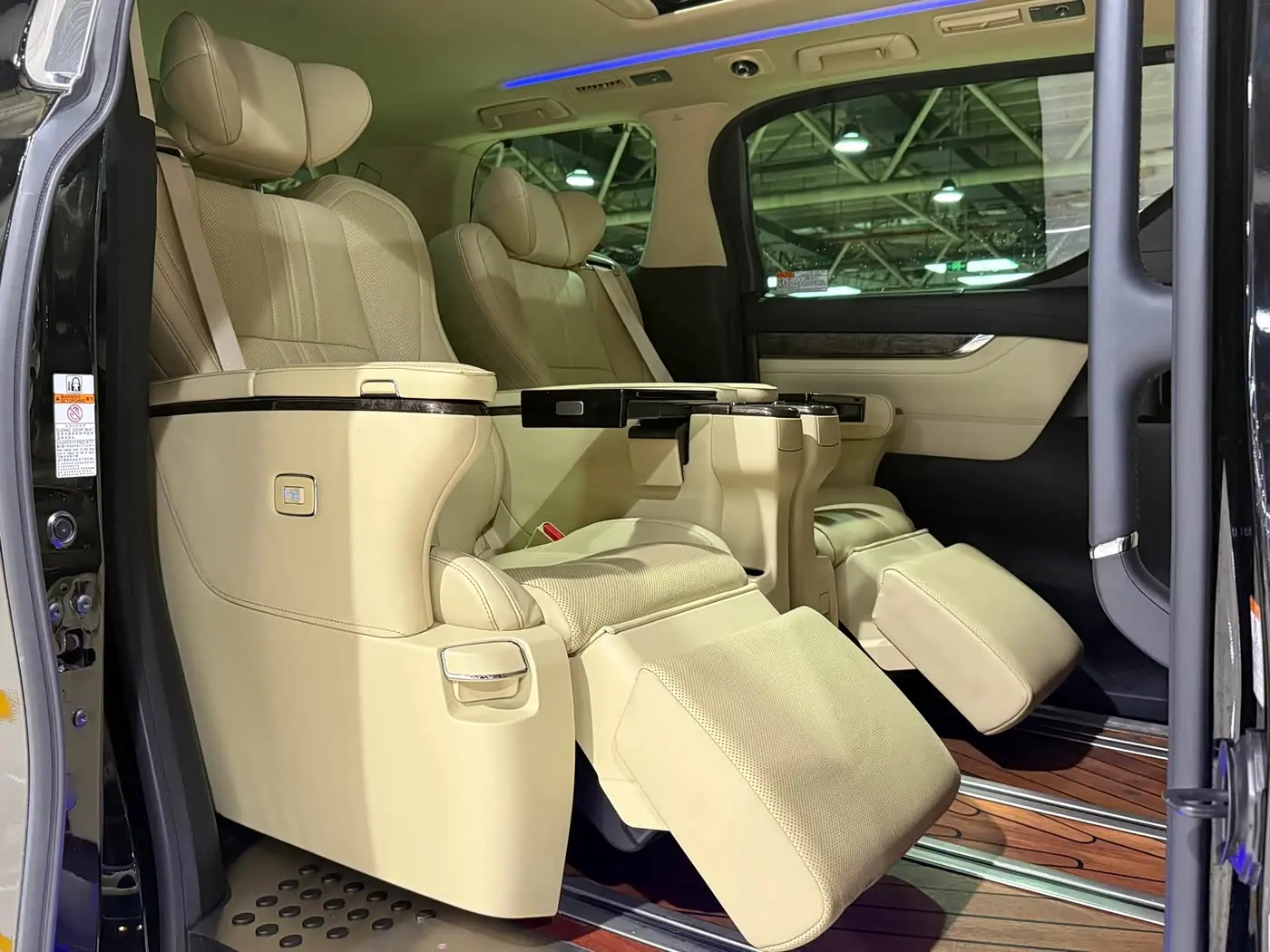 Toyota Alphard 2020 — Фото 11/20
