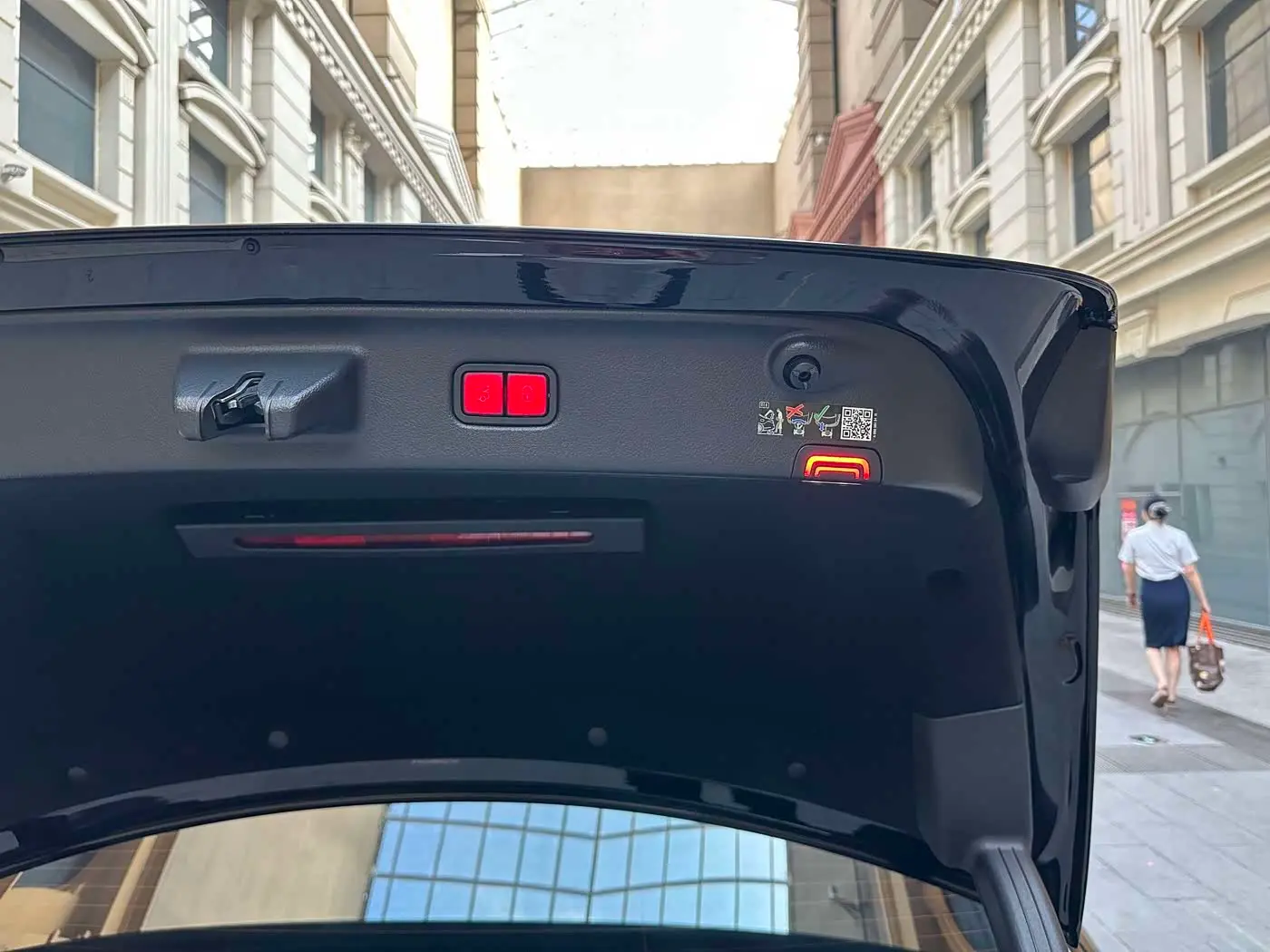 Mercedes-Benz S-Class 2023 — Photo 15/20