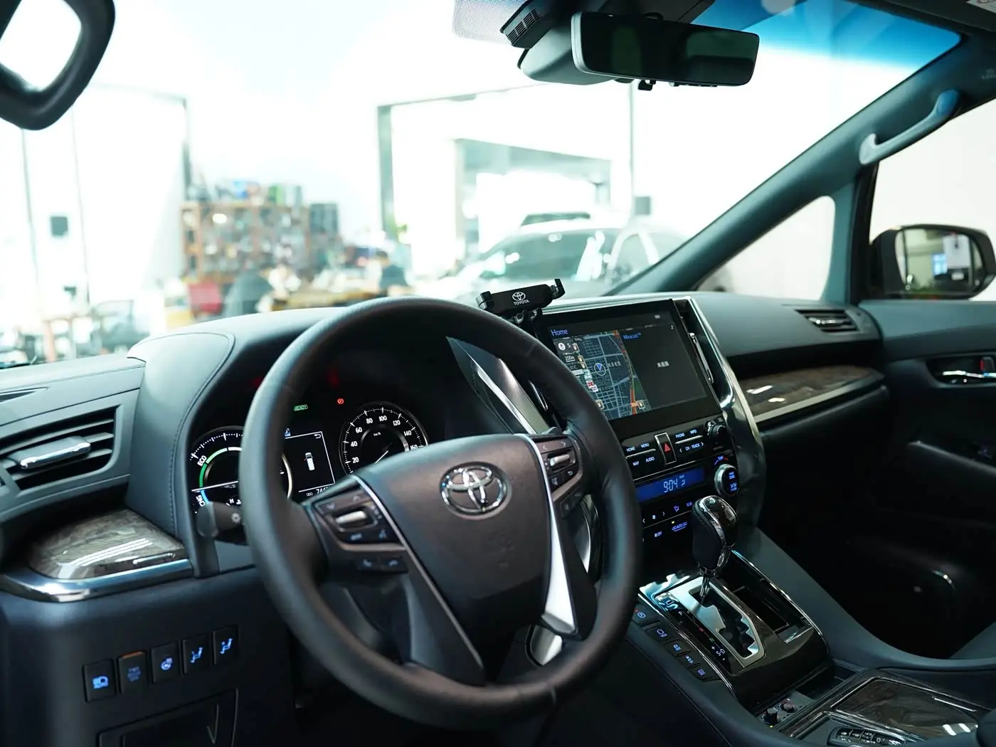 Toyota Alphard 2021 — Photo 5/19