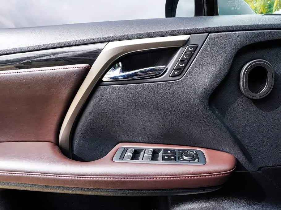 Lexus RX 2022 — Photo 14/20
