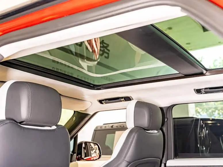 Land Rover Range Rover Sport PHEV 2024 — Photo 13/20